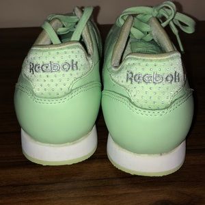 Reekbok light green sneakers